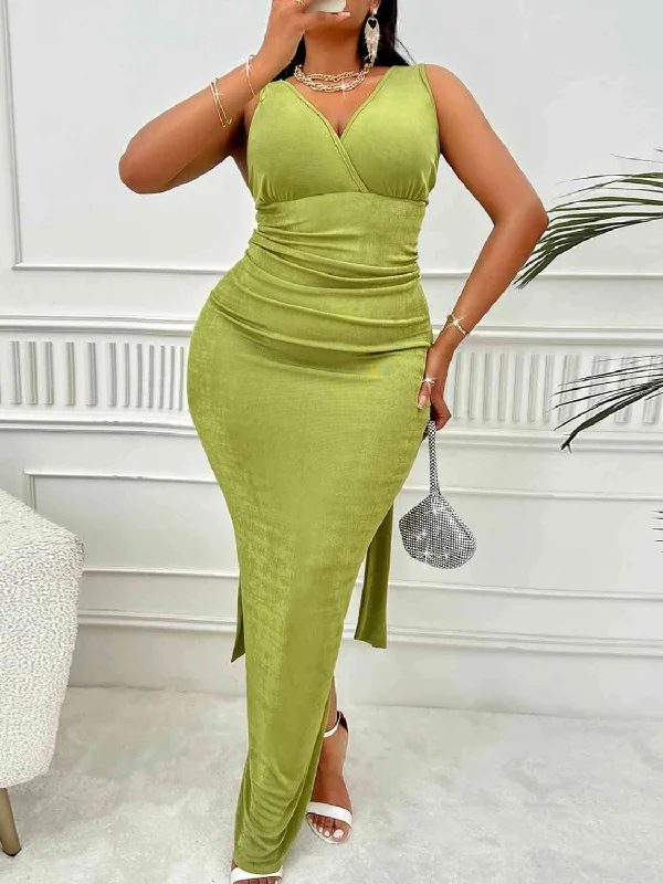 Plus Size Backless Ruched Dress Laid - back Women's Style