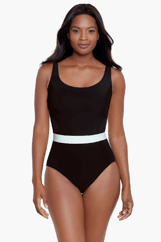Spectra Somerland One Piece Swimsuit Laid - back Women's Vibe