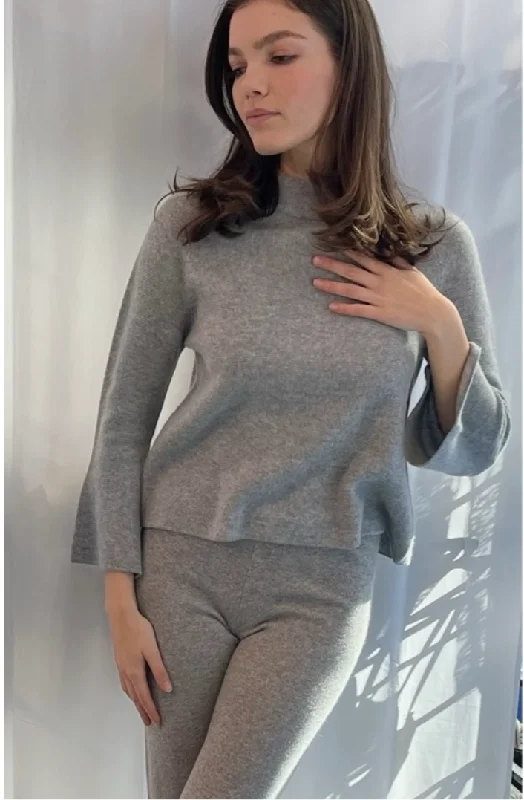 ARLOTTA~Mock neck bell sleeve sweater #3405 Vintage Women's 1970S 