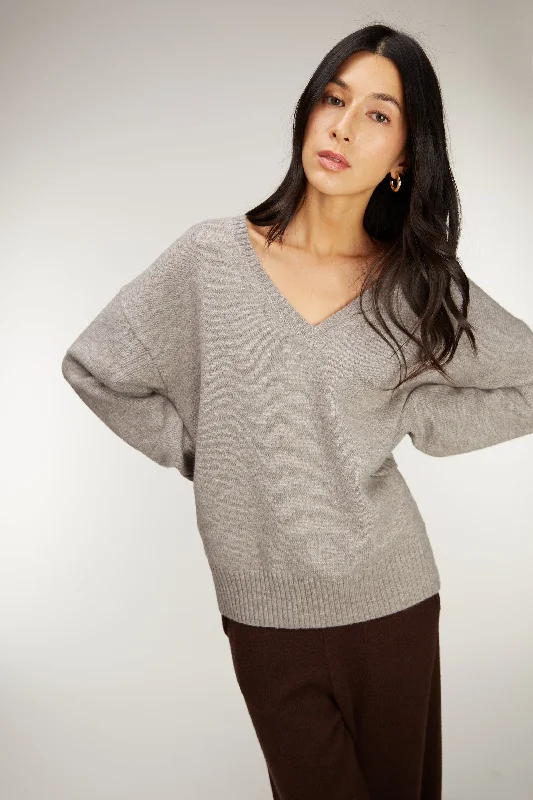 RELAXED FIT V-NECK SWEATER Sporty Women's Tennis